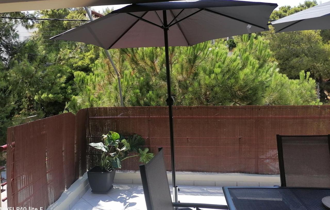 Apartment N Fun Bbq Fireplace Saronida